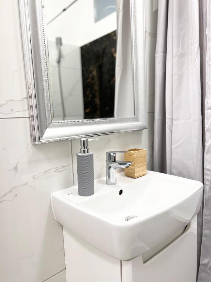 N24 Apartments By Small Home Budapest Bagian luar foto